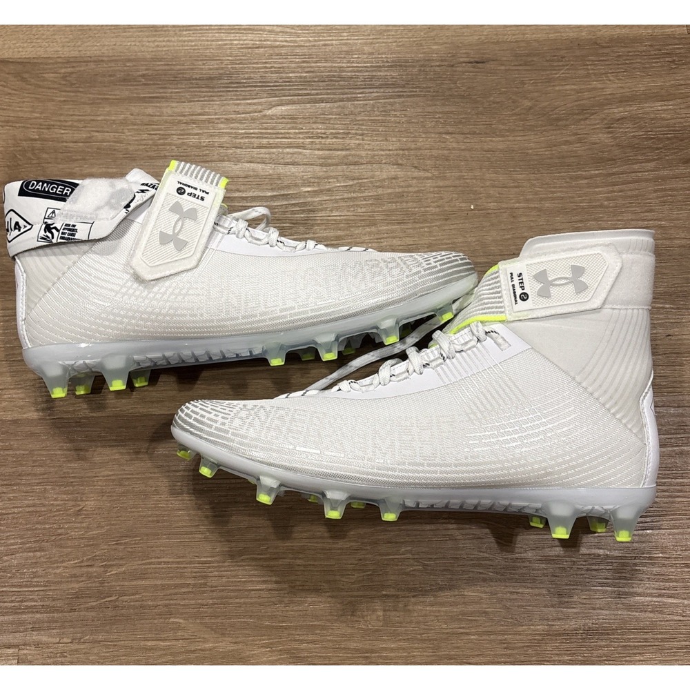 Under Armour Highlight MC Men's Football Cleats Size 13.5 3023716-106 White